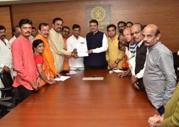 कालचे पुढे ! अय्यागडे ईश्यगडे !!