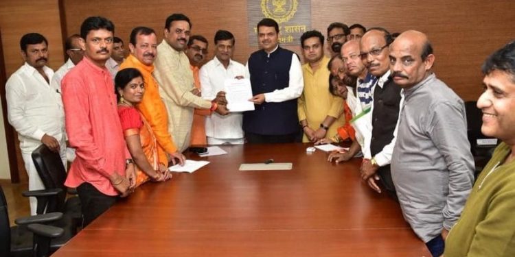 कालचे पुढे ! अय्यागडे ईश्यगडे !!