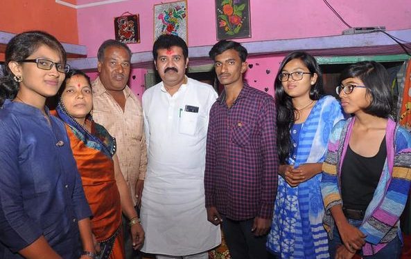 खून कि आत्महत्या : मंत्रीजी नेमके उत्तर द्या : भाग १: पत्रकार हेमंत जोशी 