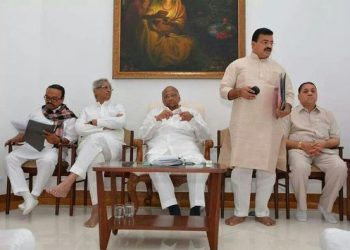 पवारांचे मित्र गोविंदरावांचा मृत्यू : पत्रकार हेमंत जोशी 