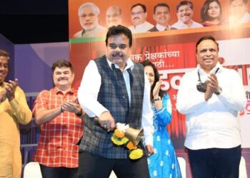 आशिष शेलार आणि घंटा : वाजवली एकदाची